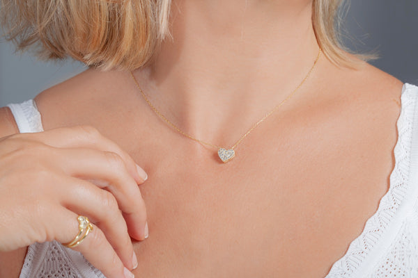 7 Gorgeous Jewelry Gifts for New Moms