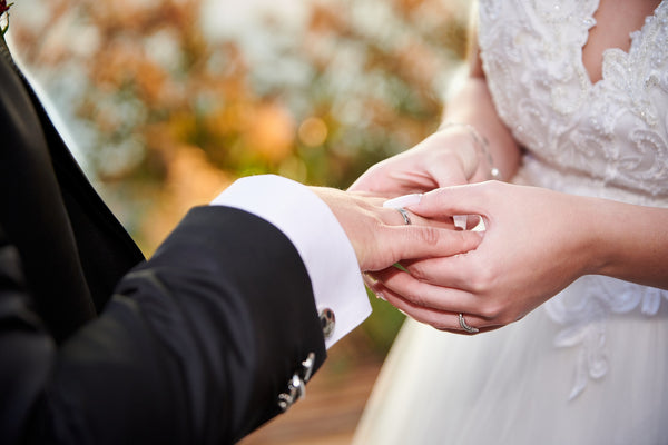 Buying Men's Wedding Rings