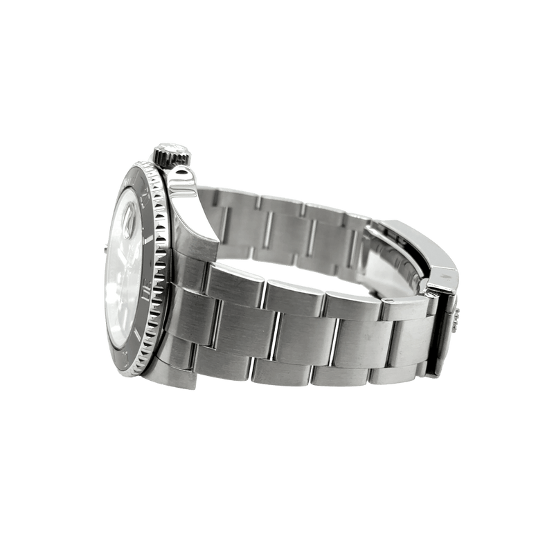 ROLEX SUBMARINER 40MM 116610LN - PRE - OWNED