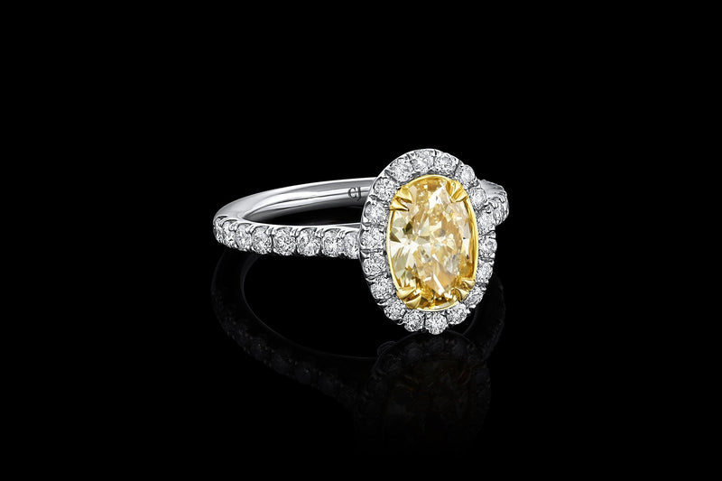 18k Gold 1.08ct Oval Fancy Yellow Diamond Ring, GIA Certified