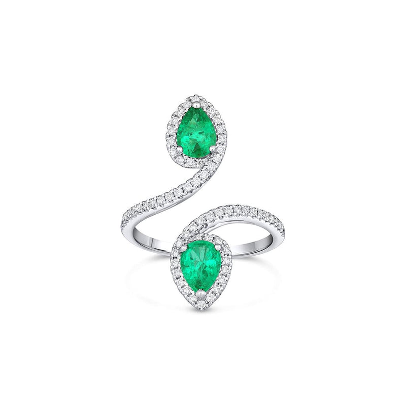 18KT WHITE GOLD DIAMOND AND EMERALD RING